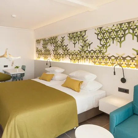 Hotel Bluesun Mala Berulia 4*
