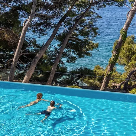 Bluesun Mala Berulia Отель 4*