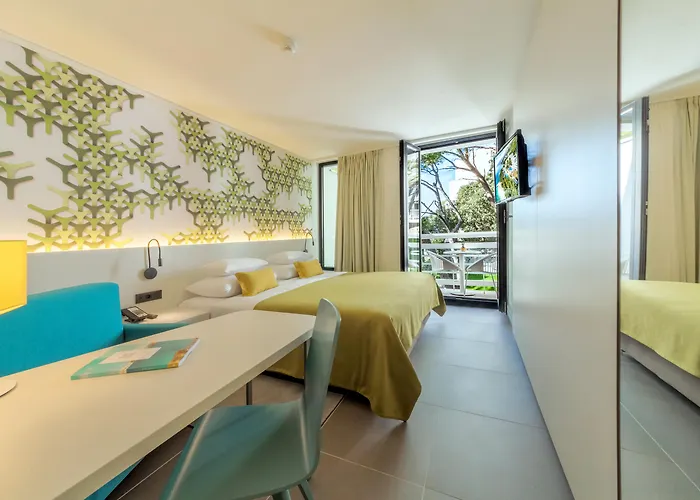 Отель Bluesun Mala Berulia 4*